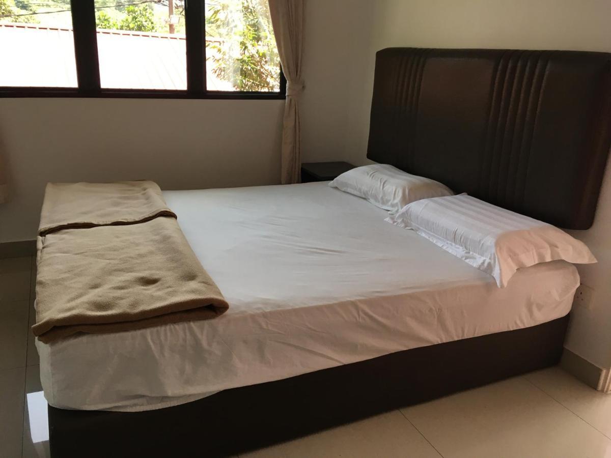 Paradise Valley Resort Broga Семених Экстерьер фото
